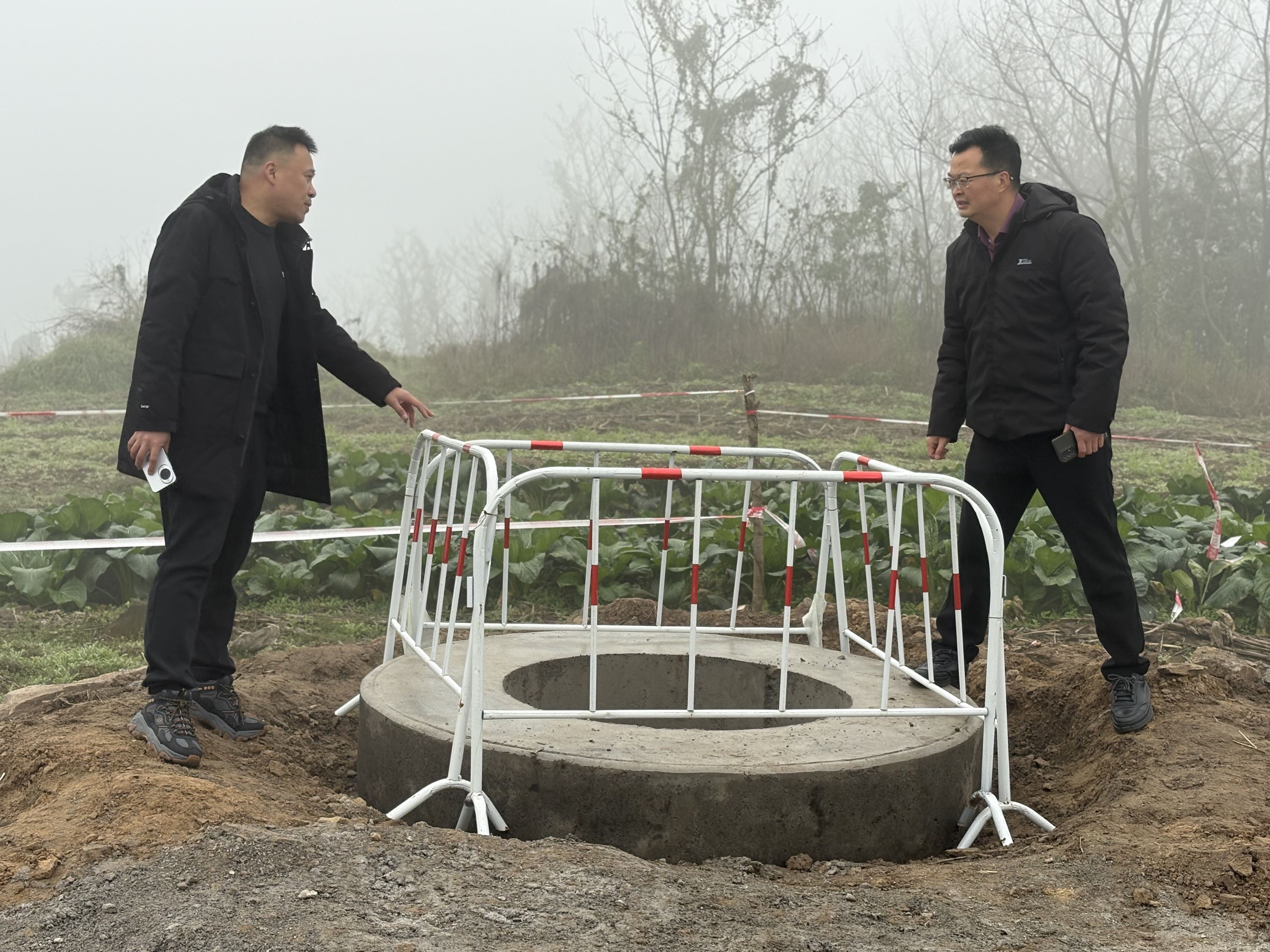 副镇长刘光华协调处理征地项目相关事宜